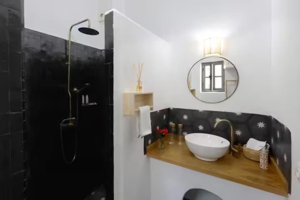 Riad Ptit Kech, Bassin Terrasse - Petits Dejeuners Marrákes Kültér fotó