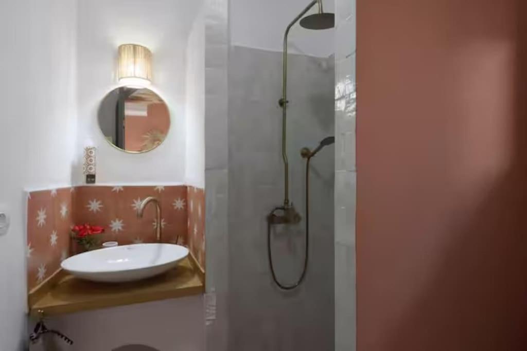 Riad Ptit Kech, Bassin Terrasse - Petits Dejeuners Marrákes Kültér fotó